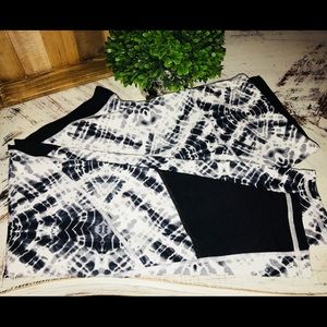 VS Knockout yoga pants